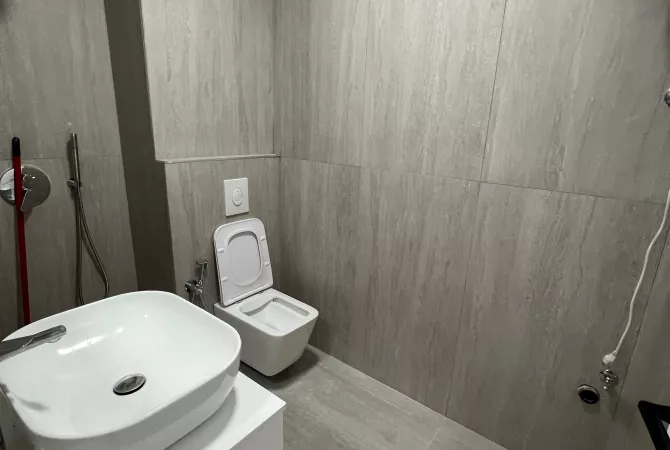 Shtepi ne shitje Apartament ne Tirane, 1+1, Mobilimi Bosh, pa mobiluar, Pagesa 117,001  Euro.