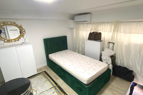 Shtepi me qera Apartament ne Tirane, 1+1, Mobilimi Pjeserisht e mobiluar, Pagesa 53,000  Leke.