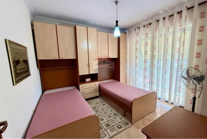 Shtepi me qera 2+1 ne Tirane - 45,000 Leke