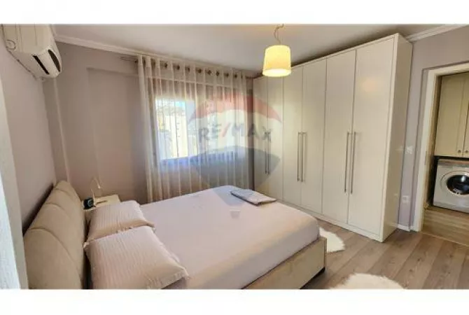 Shtepi me qera Apartament ne Tirane, 2+1, Mobilimi E mobiluar, Pagesa 1,350  Euro.