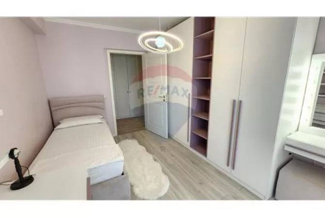 Shtepi me qera Apartament ne Tirane, 2+1, Mobilimi E mobiluar, Pagesa 1,350  Euro.