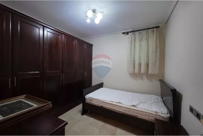 Shtepi me qera Apartament ne Tirane, 3+1, Mobilimi E mobiluar, Pagesa 1,100  Euro.