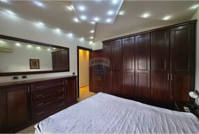 Shtepi me qera Apartament ne Tirane, 3+1, Mobilimi E mobiluar, Pagesa 1,100  Euro.