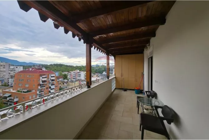 Shtepi me qera Apartament ne Tirane, 3+1, Mobilimi E mobiluar, Pagesa 1,100  Euro.