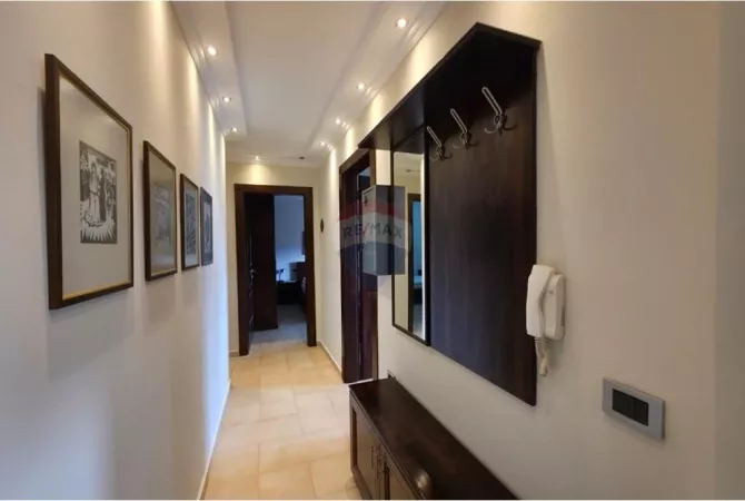 Shtepi me qera 3+1 ne Tirane - 1,100 Euro