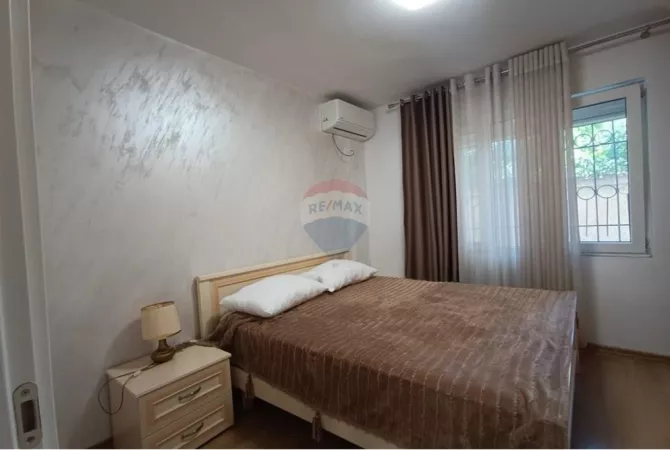 Shtepi me qera Apartament ne Tirane, 2+1, Mobilimi E mobiluar, Pagesa 800  Euro.