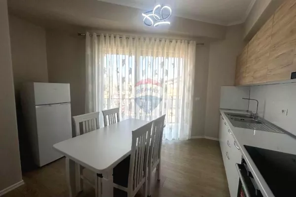Shtepi me qera Apartament ne Tirane, 1+1, Mobilimi E mobiluar, Pagesa 650  Euro.