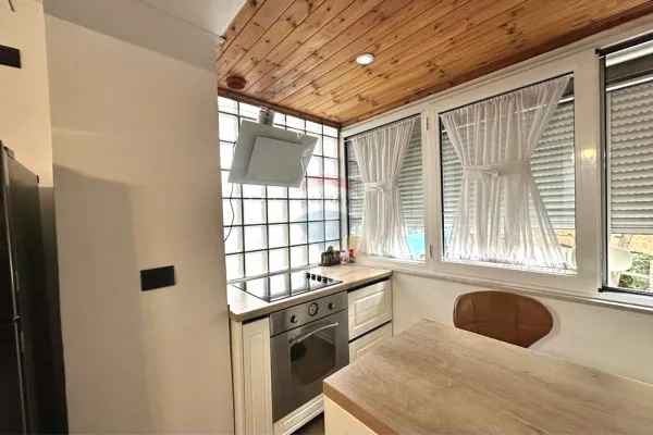 Shtepi me qera Apartament ne Tirane, 1+1, Mobilimi E mobiluar, Pagesa 650  Euro.