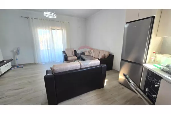 Shtepi me qera Apartament ne Tirane, 2+1, Mobilimi E mobiluar, Pagesa 470  Euro.