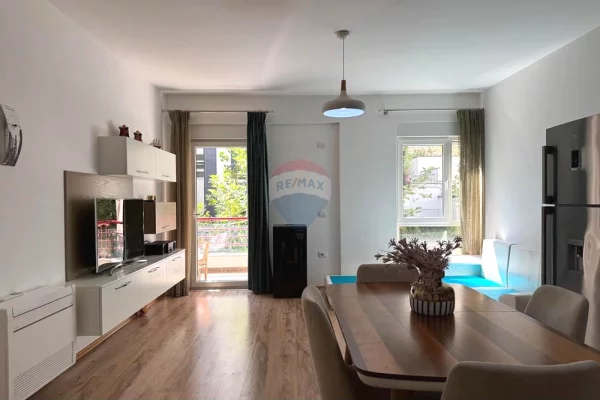 Shtepi me qera Apartament ne Tirane, 2+1, Mobilimi E mobiluar, Pagesa 750  Euro.