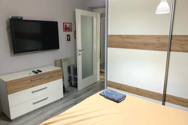 Shtepi me qera Apartament ne Tirane, 2+1, Mobilimi E mobiluar, Pagesa 600  Euro.
