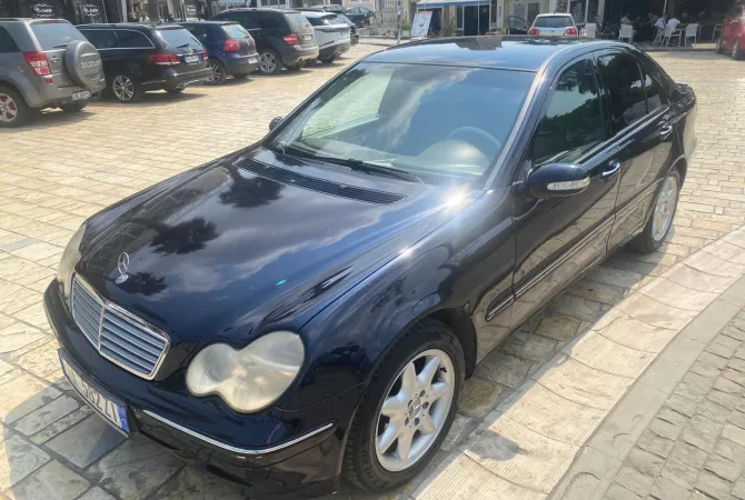 Makina ne shitje ne Kavaje - 3,200 Euro