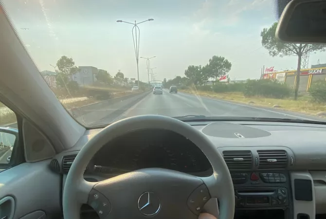 Cars for sale in Kavaja, Mercedes-Benz, 2001 Diesel,Kambio Automatik Payment 3,200  Euro.