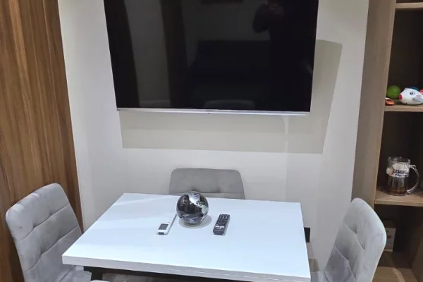 Shtepi me qera Apartament ne Tirane, Garsoniere, Mobilimi E mobiluar, Pagesa 35,000  Leke.