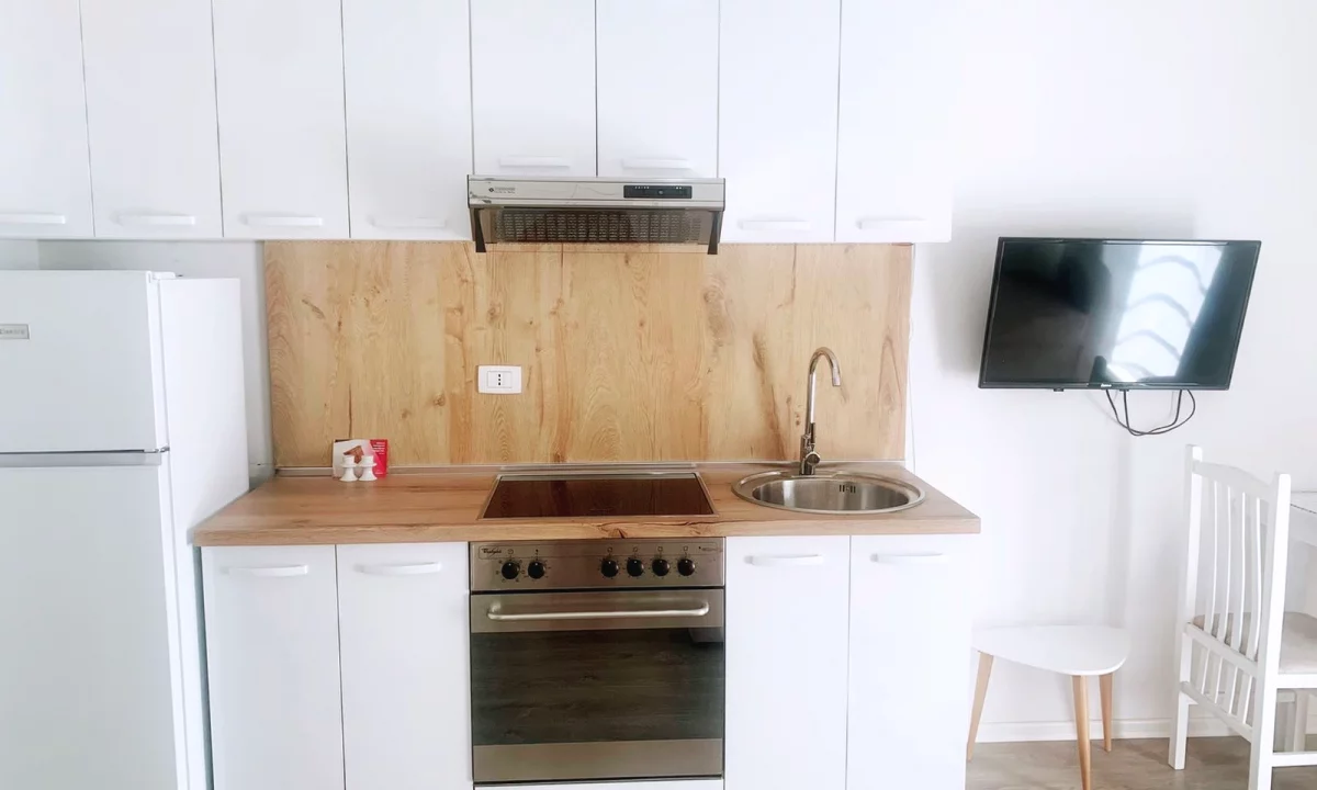 Shtepi me qera Apartament ne Tirane, 1+1, Mobilimi E mobiluar, Pagesa 40,000  Leke.