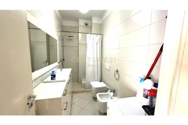 Shtepi me qera Apartament ne Tirane, 2+1, Mobilimi E mobiluar, Pagesa 550  Euro.