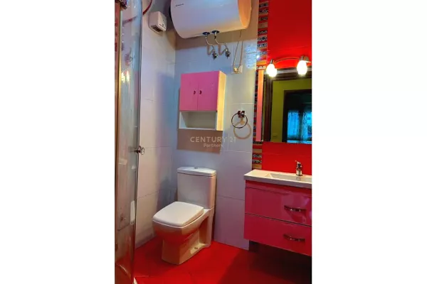 Shtepi me qera Apartament ne Tirane, 2+1, Mobilimi E mobiluar, Pagesa 500  Euro.