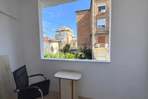Shtepi me qera 2+1 ne Tirane - 600 Euro