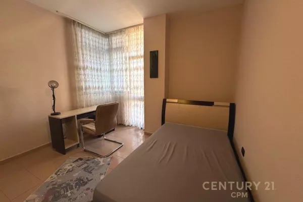 Shtepi me qera Apartament ne Tirane, 2+1, Mobilimi E mobiluar, Pagesa 700  Euro.