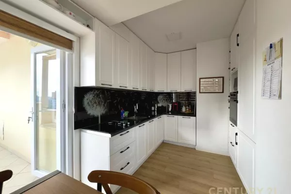 Shtepi me qera Apartament ne Tirane, 2+1, Mobilimi E mobiluar, Pagesa 800  Euro.