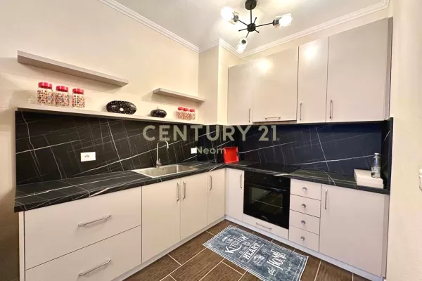 Shtepi me qera Apartament ne Tirane, 2+1, Mobilimi E mobiluar, Pagesa 500  Euro.