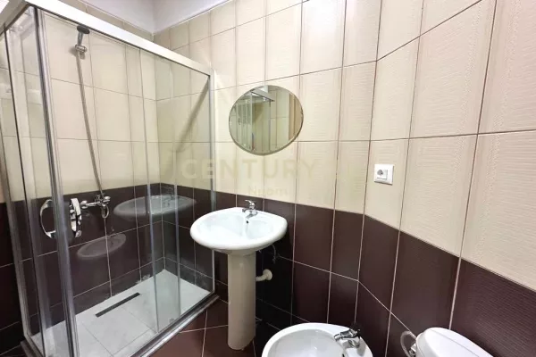 Shtepi me qera Apartament ne Tirane, 2+1, Mobilimi E mobiluar, Pagesa 500  Euro.