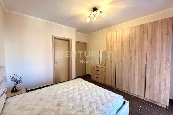 Shtepi me qera Apartament ne Tirane, 2+1, Mobilimi E mobiluar, Pagesa 500  Euro.