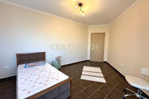 Shtepi me qera Apartament ne Tirane, 2+1, Mobilimi E mobiluar, Pagesa 500  Euro.