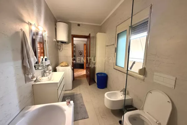 Casa in affitto 3+1 a Tirana - 800 Euro