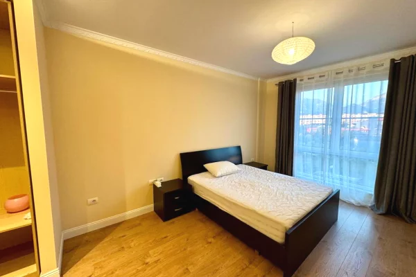 Shtepi me qera Apartament ne Tirane, 2+1, Mobilimi E mobiluar, Pagesa 550  Euro.