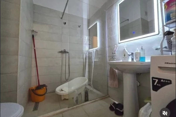 Shtepi me qera Apartament ne Tirane, 1+1, Mobilimi E mobiluar, Pagesa 450  Euro.