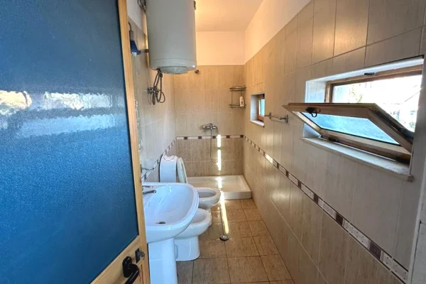 Shtepi me qera 2+1 ne Tirane - 500 Euro