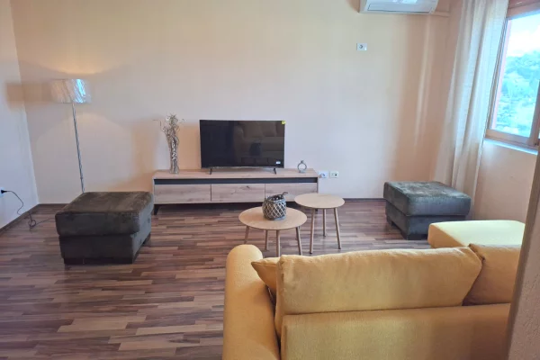 Shtepi me qera 2+1 ne Tirane - 500 Euro