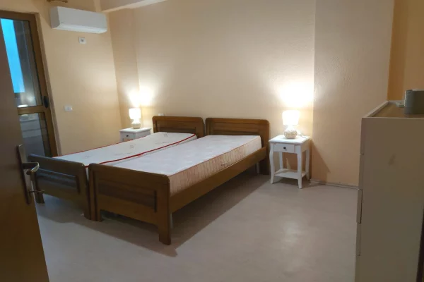 Shtepi me qera Apartament ne Tirane, 2+1, Mobilimi E mobiluar, Pagesa 500  Euro.