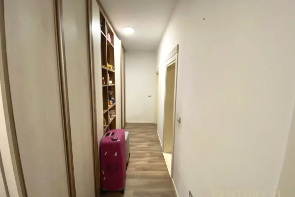 Shtepi ne shitje Apartament ne Tirane, 2+1, Mobilimi E mobiluar, Pagesa 260,000  Euro.