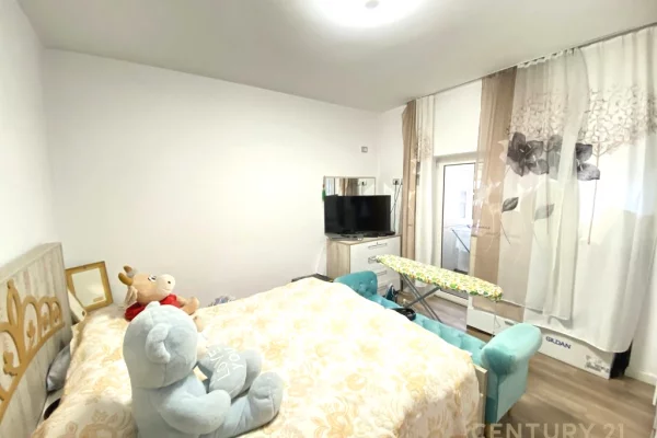 Shtepi ne shitje Apartament ne Tirane, 2+1, Mobilimi E mobiluar, Pagesa 260,000  Euro.