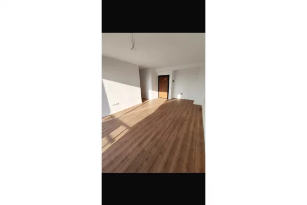 Shtepi ne shitje Apartament ne Tirane, 1+1, Mobilimi Bosh, pa mobiluar, Pagesa 83,000  Euro.