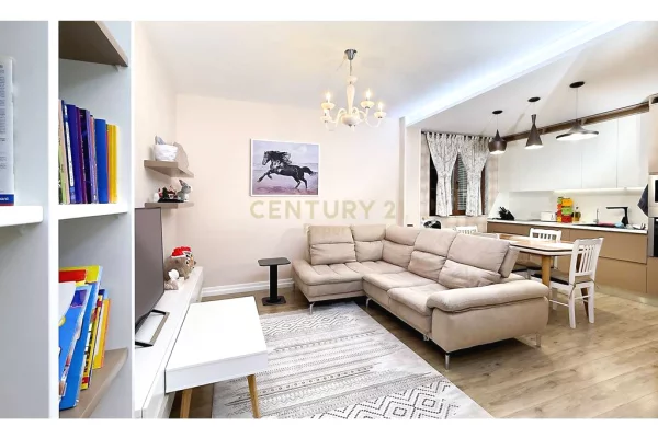 Shtepi me qera 4+1 ne Tirane - 6,000 Euro