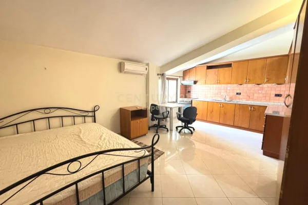 Shtepi me qera Vila Luksoze ne Tirane, 4+1, Mobilimi E mobiluar, Pagesa 6,000  Euro.