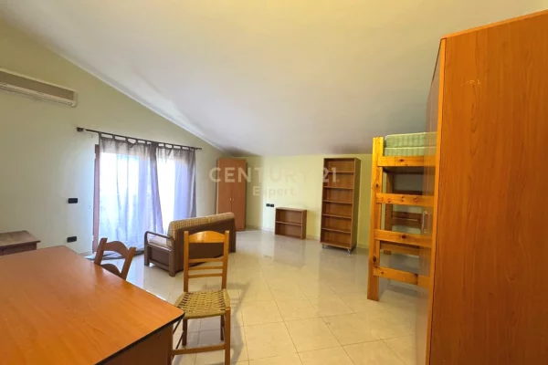 Shtepi me qera Vila Luksoze ne Tirane, 4+1, Mobilimi E mobiluar, Pagesa 6,000  Euro.