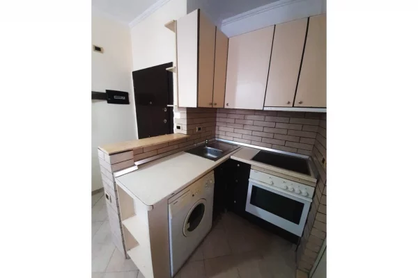 Shtepi me qera 1+1 ne Tirane - 450 Euro