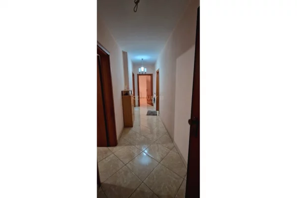 Shtepi me qera Apartament ne Tirane, 2+1, Mobilimi E mobiluar, Pagesa 700  Euro.