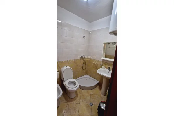 Shtepi me qera Apartament ne Tirane, 2+1, Mobilimi E mobiluar, Pagesa 700  Euro.