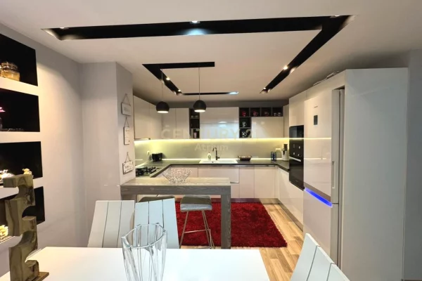 Shtepi me qera 2+1 ne Tirane - 1,000 Euro