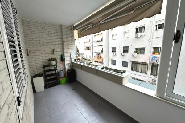 Shtepi me qera Apartament ne Tirane, 2+1, Mobilimi E mobiluar, Pagesa 1,000  Euro.