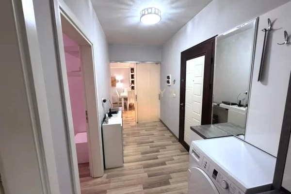 Shtepi me qera Apartament ne Tirane, 2+1, Mobilimi E mobiluar, Pagesa 1,000  Euro.