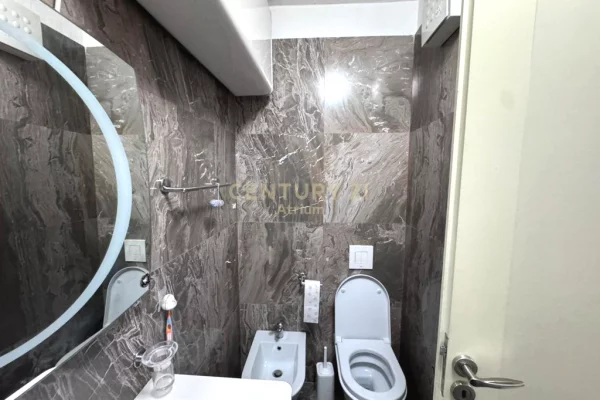 Shtepi me qera Apartament ne Tirane, 2+1, Mobilimi E mobiluar, Pagesa 1,000  Euro.