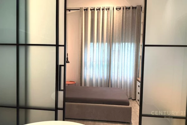 Shtepi ne shitje Apartament ne Tirane, 2+1, Mobilimi E mobiluar, Pagesa 165,000  Euro.