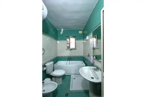 Shtepi me qera 2+1 ne Tirane - 650 Euro