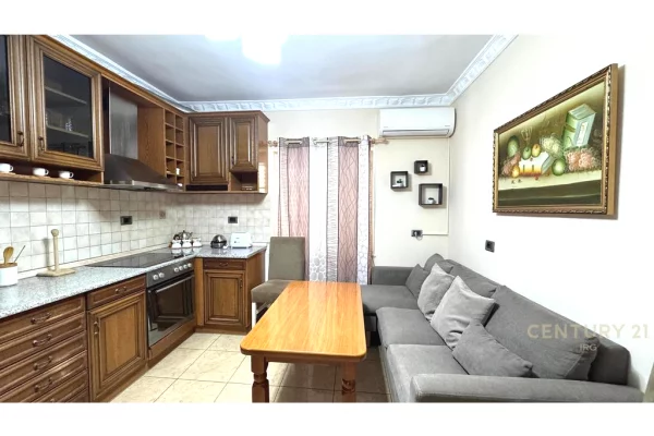 Shtepi me qera Apartament ne Tirane, 2+1, Mobilimi E mobiluar, Pagesa 650  Euro.